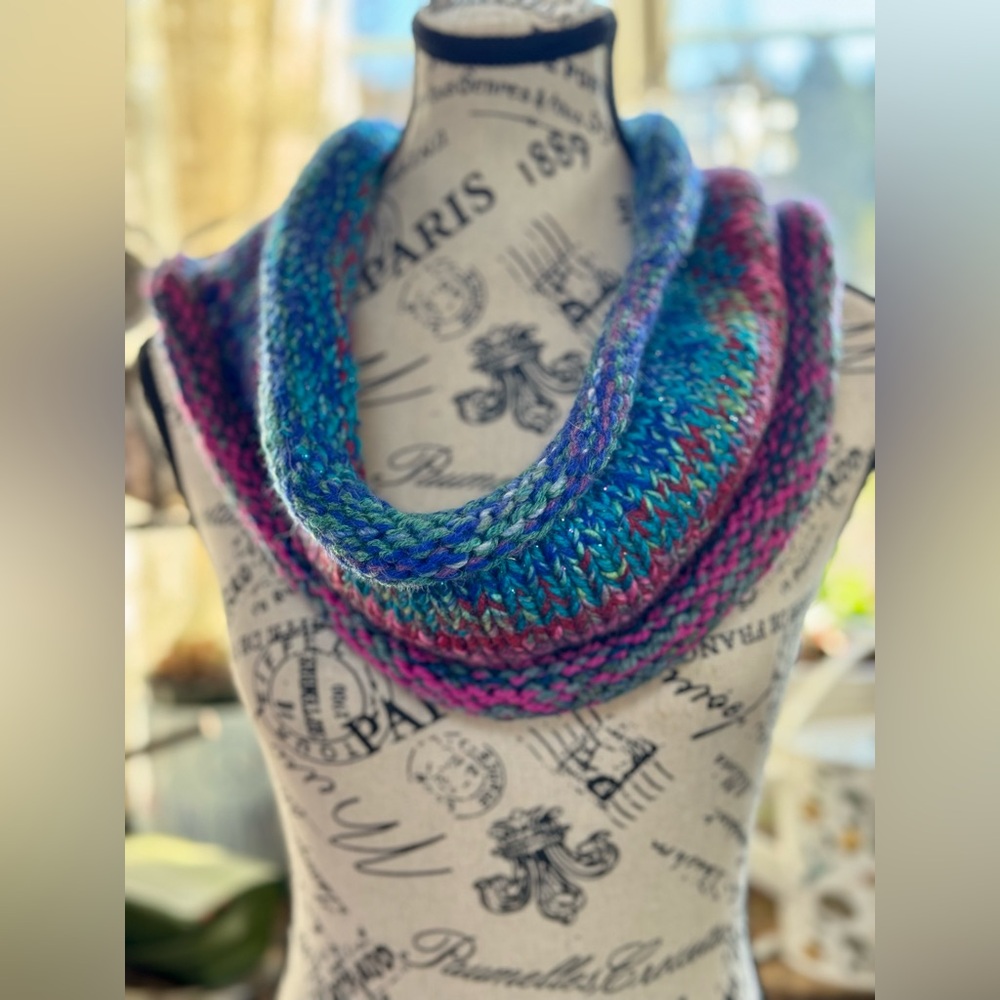Hand Crafted Multicolor Knit Scarf - Picture 3 of 16